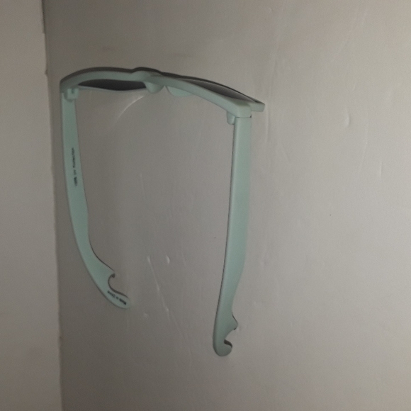 RARE TEAL VICTORIA SECRET PINK SUNGLASSES BOTTLE OPENER ENDS - Picture 5 of 8